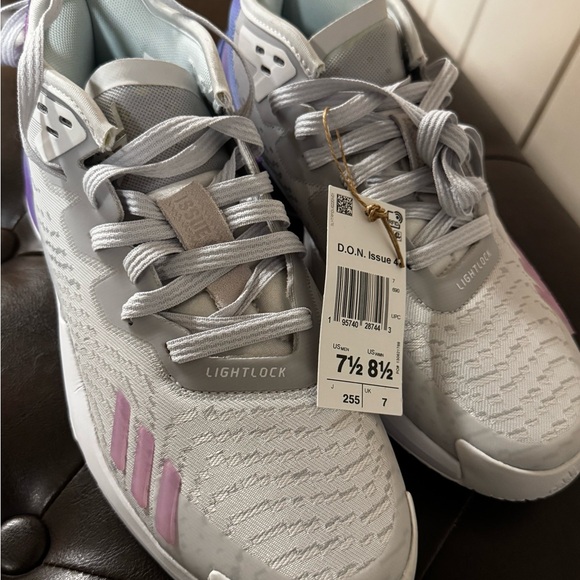 Adidas D.O.N. Issue 4 basketball shoes 7.5M 8.5W brand new never worn - Picture 2 of 5